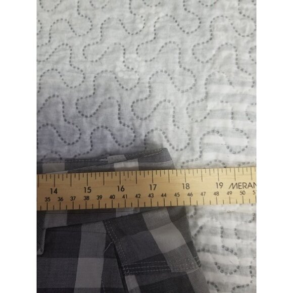 Lululemon Grey Plaid Flat Front Golf Shorts Sz 36 - Picture 5 of 6